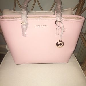 Michael Kors Jet Set Travel Md Carryall Tote